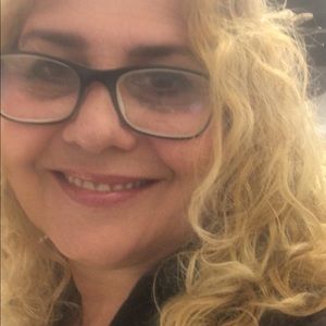 Meet your Posher, Loraine